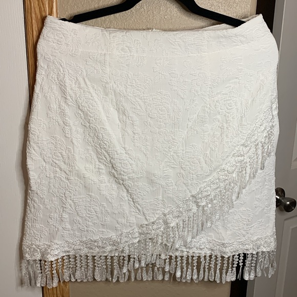 BMFashion Dresses & Skirts - Floral jacquard mini skirt with tassels NEW